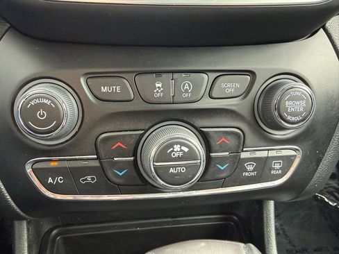 Certified 2023 Jeep Cherokee Altitude Lux AWD/4WD image 20