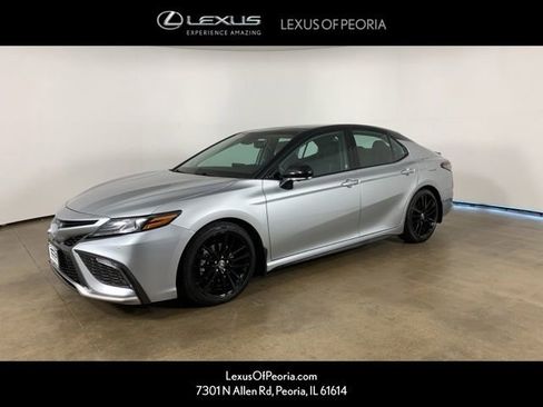 Used 2022 Toyota Camry XSE w/ Navigation Package FWD image 1