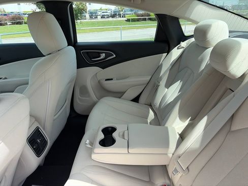 Used 2015 Chrysler 200 Limited w/ Convenience Group FWD image 39