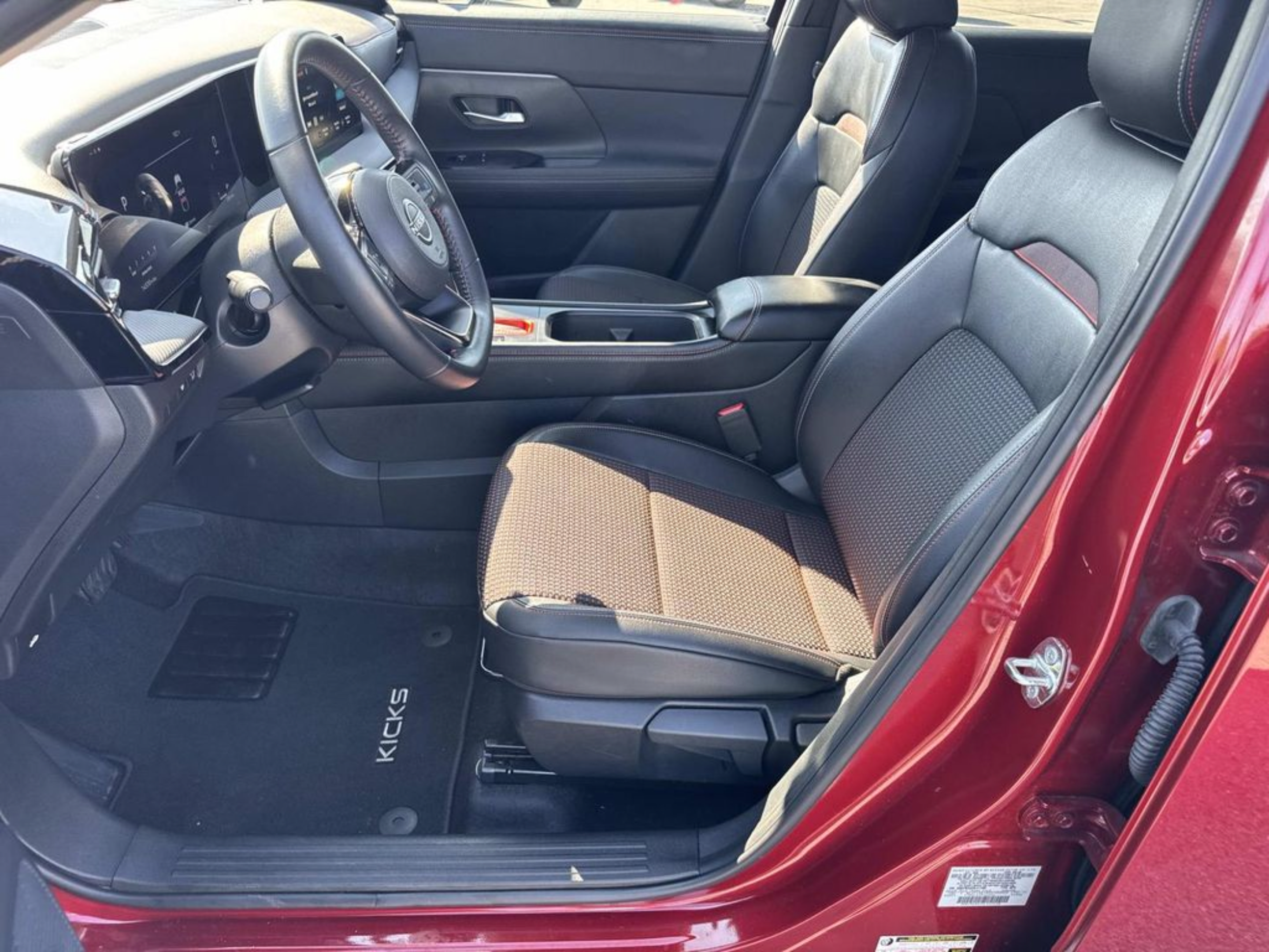 Used 2025 Nissan Kicks SR FWD image 20