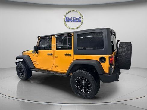 Used 2012 Jeep Wrangler Unlimited Sport AWD/4WD image 3