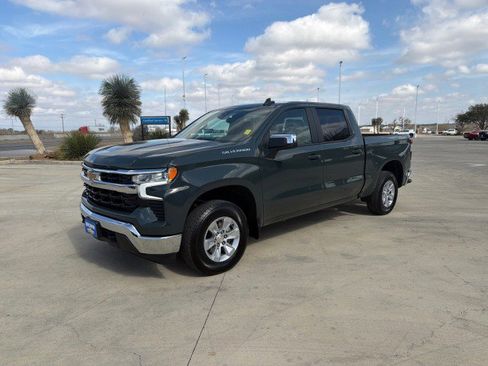 Used 2025 Chevrolet Silverado 1500 LT image 3