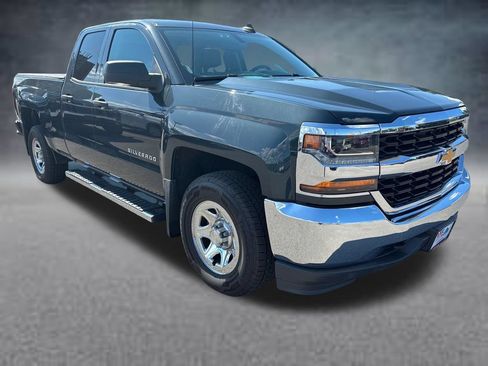 Used 2018 Chevrolet Silverado 1500 LS w/ Trailering Package AWD/4WD image 3