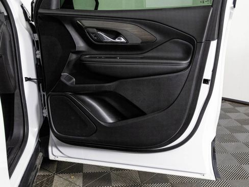 Used 2024 GMC Terrain SLE image 39