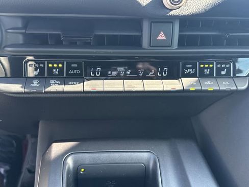 Certified 2023 Toyota Crown AWD/4WD image 15