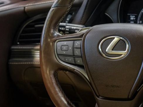 Used 2018 Lexus LS 500 w/ Accessory Package (Z1) RWD image 23