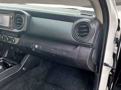 Used 2018 Toyota Tacoma SR image 18