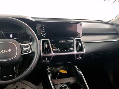Used 2023 Kia Sorento EX image 9