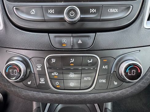 Used 2023 Chevrolet Malibu LT FWD image 23