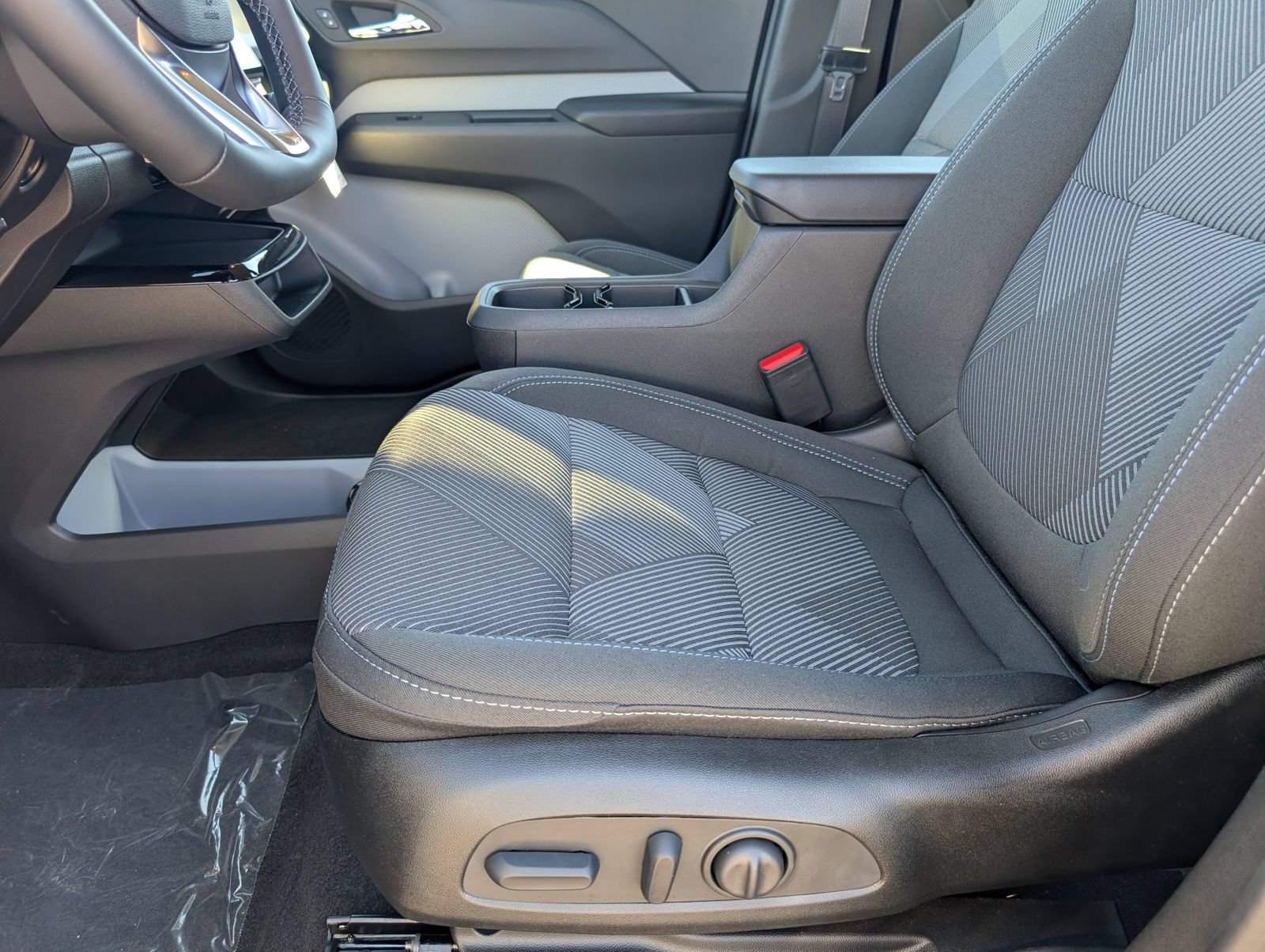 New 2027 Chevrolet Bolt LT w/ Comfort Package FWD image 6