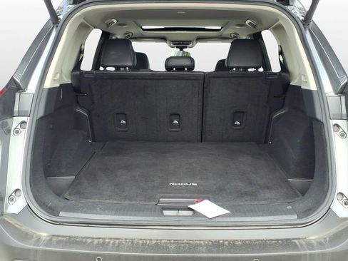 Used 2023 Nissan Rogue SV w/ SV Premium B Package FWD image 10
