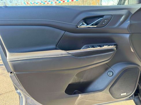 Used 2022 GMC Acadia SLT w/ LPO, Roadside Safety Package image 14