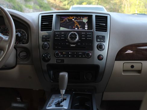 Used 2014 Nissan Armada Platinum image 22