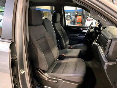 Used 2023 Chevrolet Silverado 1500 LT AWD/4WD image 11