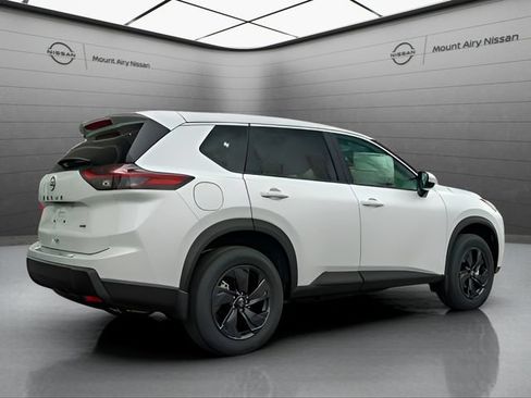 New 2026 Nissan Rogue SV w/ Cold Weather Package AWD/4WD image 4