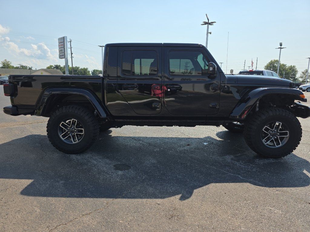 Used 2022 Jeep Gladiator Overland AWD/4WD image 5