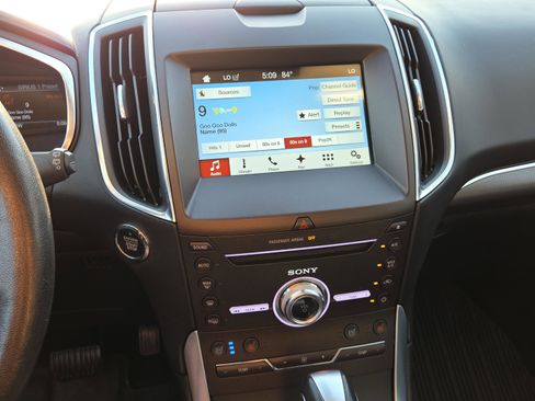 Used 2018 Ford Edge Titanium w/ Equipment Group 301A image 22