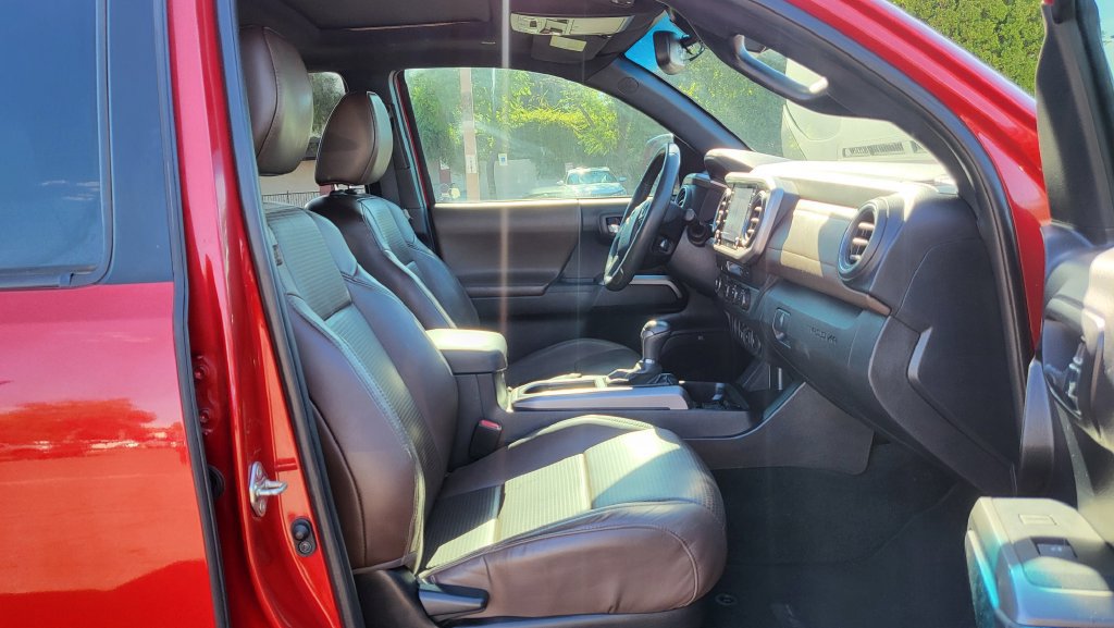 Used 2020 Toyota Tacoma Limited RWD image 19