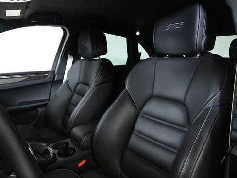 Certified 2026 Porsche Macan GTS image 5