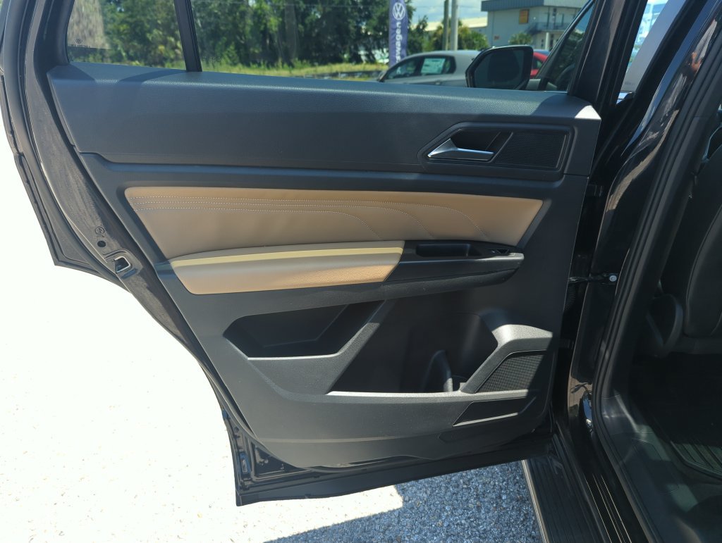Used 2021 Volkswagen Atlas Cross Sport SEL FWD image 29