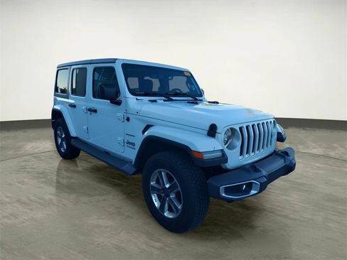 Used 2018 Jeep Wrangler Unlimited Sahara image 7