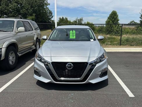 Used 2020 Nissan Altima 2.5 S FWD image 2
