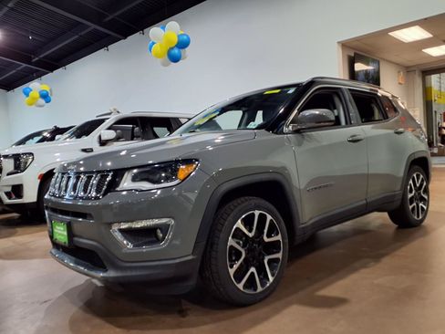 Certified 2021 Jeep Compass Limited w/ Sun and Sound Group AWD/4WD image 3