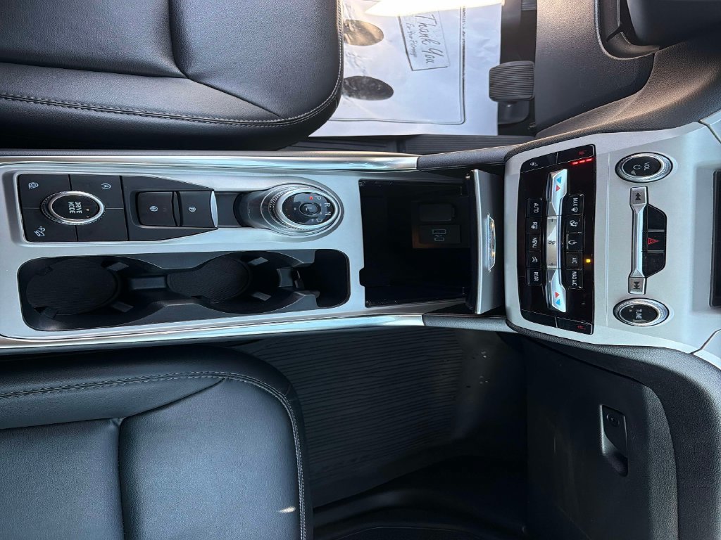 Used 2023 Ford Explorer XLT w/ Equipment Group 202A AWD/4WD image 28