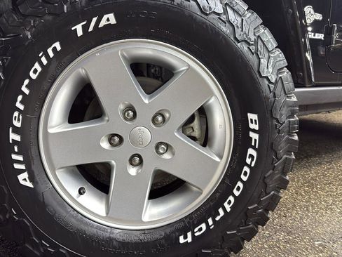 Used 2014 Jeep Wrangler Sport image 9