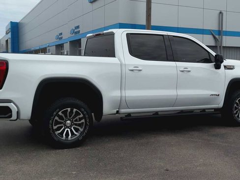 Used 2022 GMC Sierra 1500 AT4 image 2