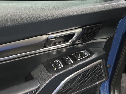 Used 2025 Kia Telluride S image 8