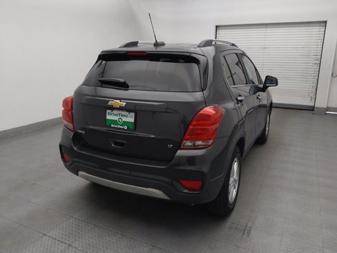 Used 2017 Chevrolet Trax LT w/ LT Convenience Package FWD image 7