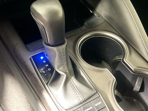 Used 2024 Toyota Camry SE w/ Convenience Package image 25