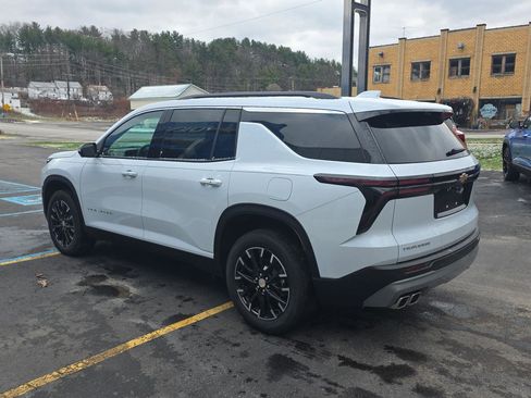 New 2026 Chevrolet Traverse LT w/ Sun and Wheel Package image 5