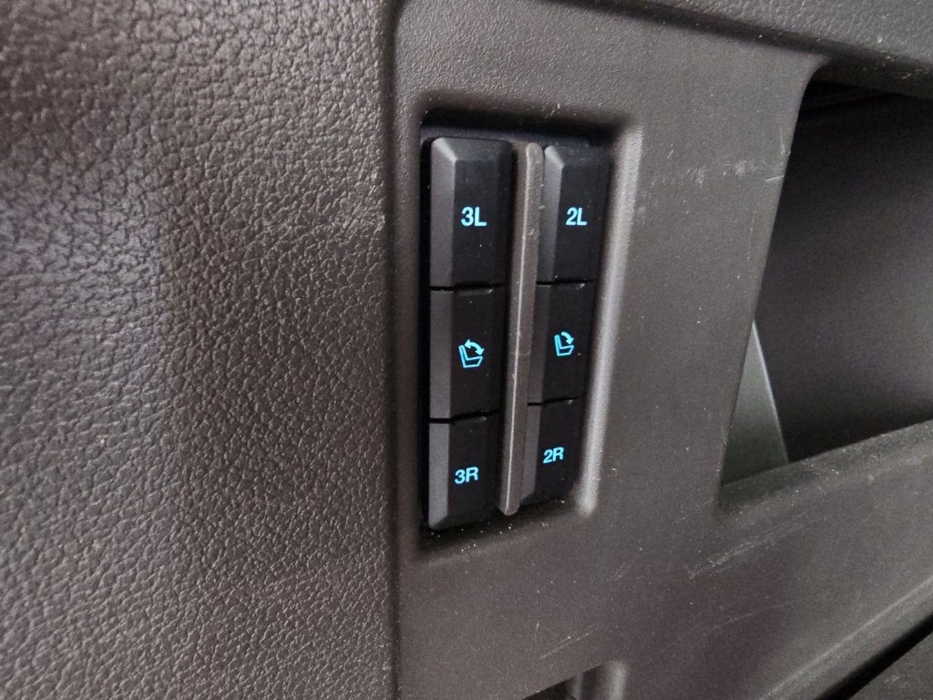 Used 2018 Ford Expedition Limited w/ Equipment Group 301A RWD image 42