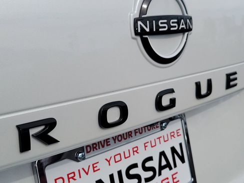 New 2026 Nissan Rogue SV FWD image 17