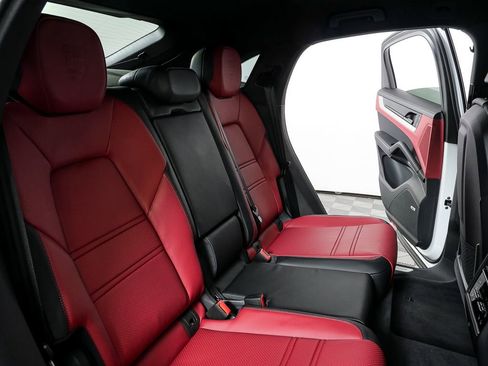 New 2026 Porsche Cayenne Coupe image 25