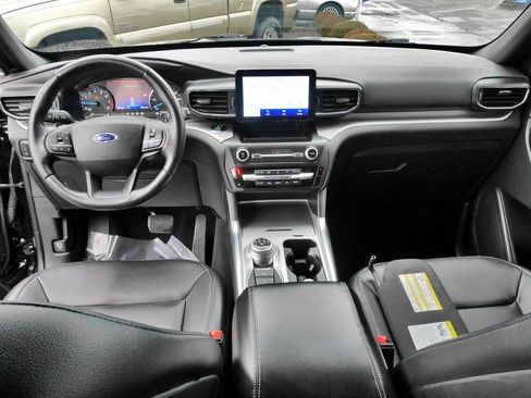 Used 2020 Ford Explorer XLT w/ Equipment Group 202A image 19