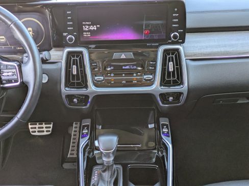 Certified 2023 Kia Sorento SX Prestige image 18