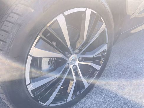 Used 2025 Volvo XC60 B5 Plus image 10