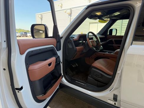 Used 2026 Land Rover Defender 110 AWD/4WD image 26