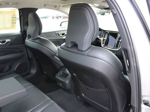 Used 2024 Volvo S60 B5 Plus image 36