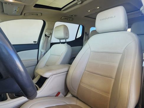 Used 2021 GMC Acadia Denali w/ Denali Technology Package FWD image 16