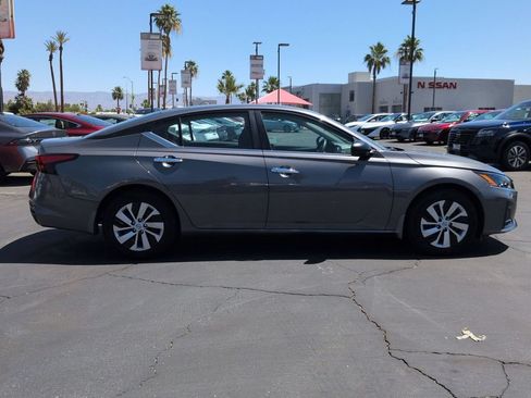 Used 2025 Nissan Altima 2.5 S FWD image 5