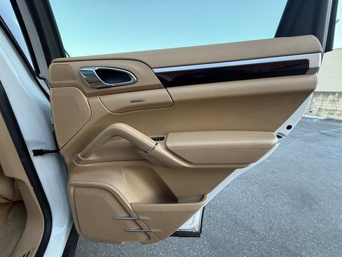 Used 2014 Porsche Cayenne Diesel image 36