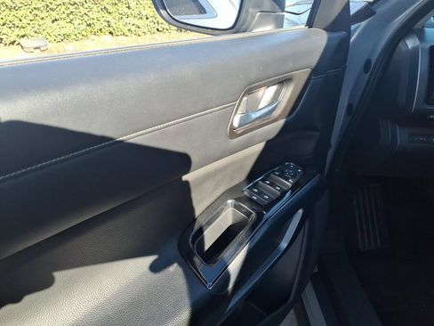 Used 2022 Nissan Pathfinder SL FWD image 12