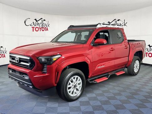 Used 2025 Toyota Tacoma SR5 AWD/4WD image 2