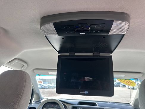 Used 2013 Toyota Sienna LE FWD image 29