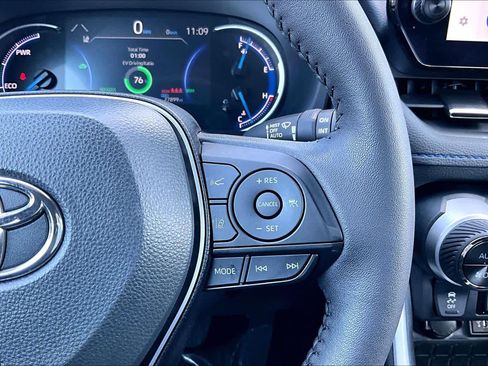 Used 2025 Toyota RAV4 XSE w/ Weather Package image 25