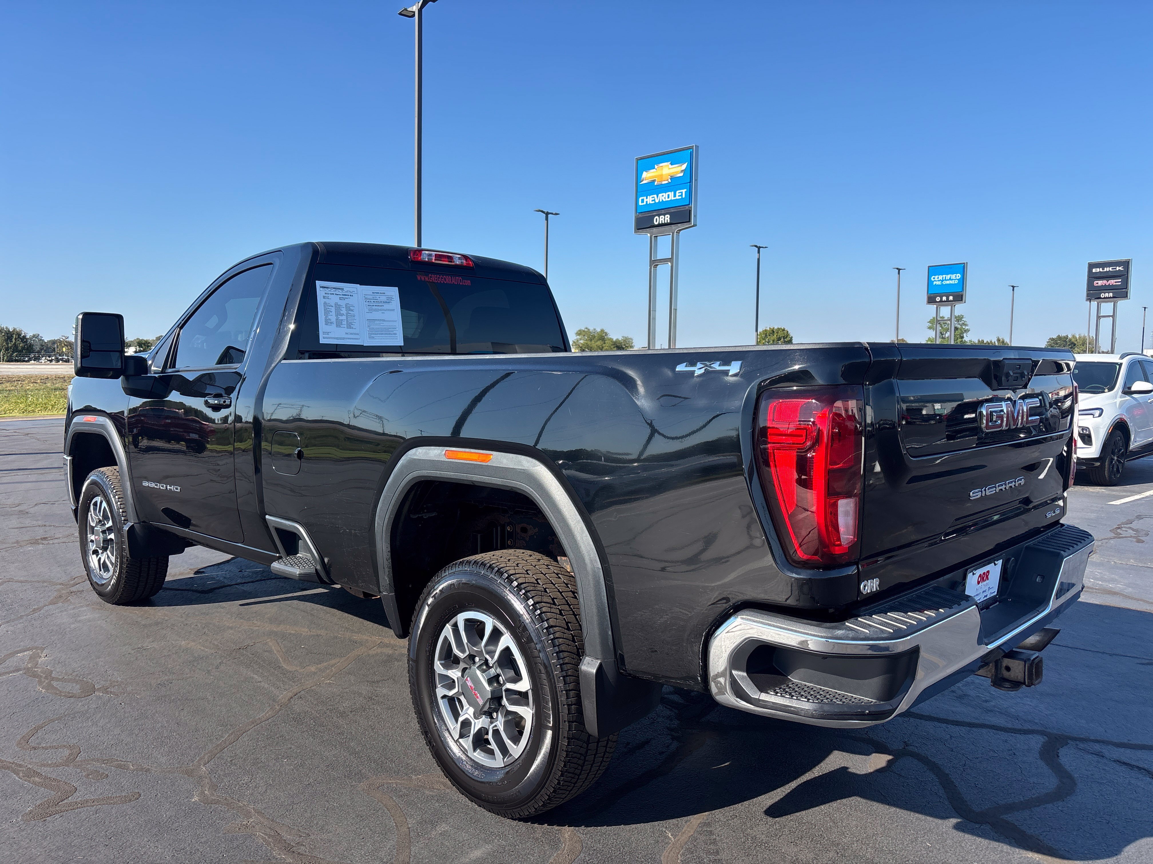 Used 2022 GMC Sierra 3500 SLE w/ SLE Convenience Package AWD/4WD image 4